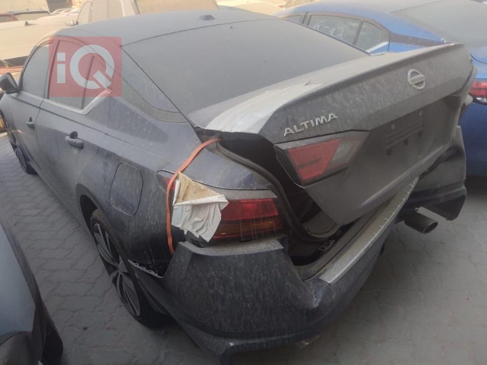 نيسان ألتيما